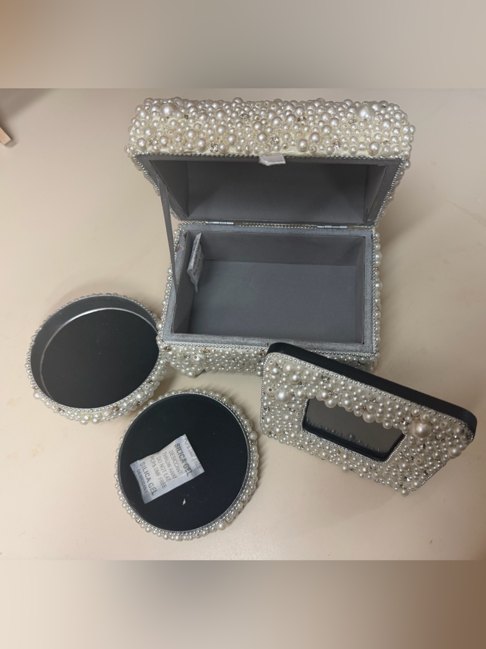 3 pc Pearl Decor - Picture 2 of 2